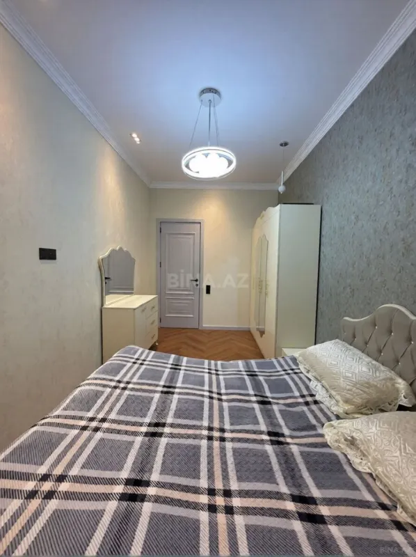 Kirayə verilir 2 otaqlı mənzil 85 m²