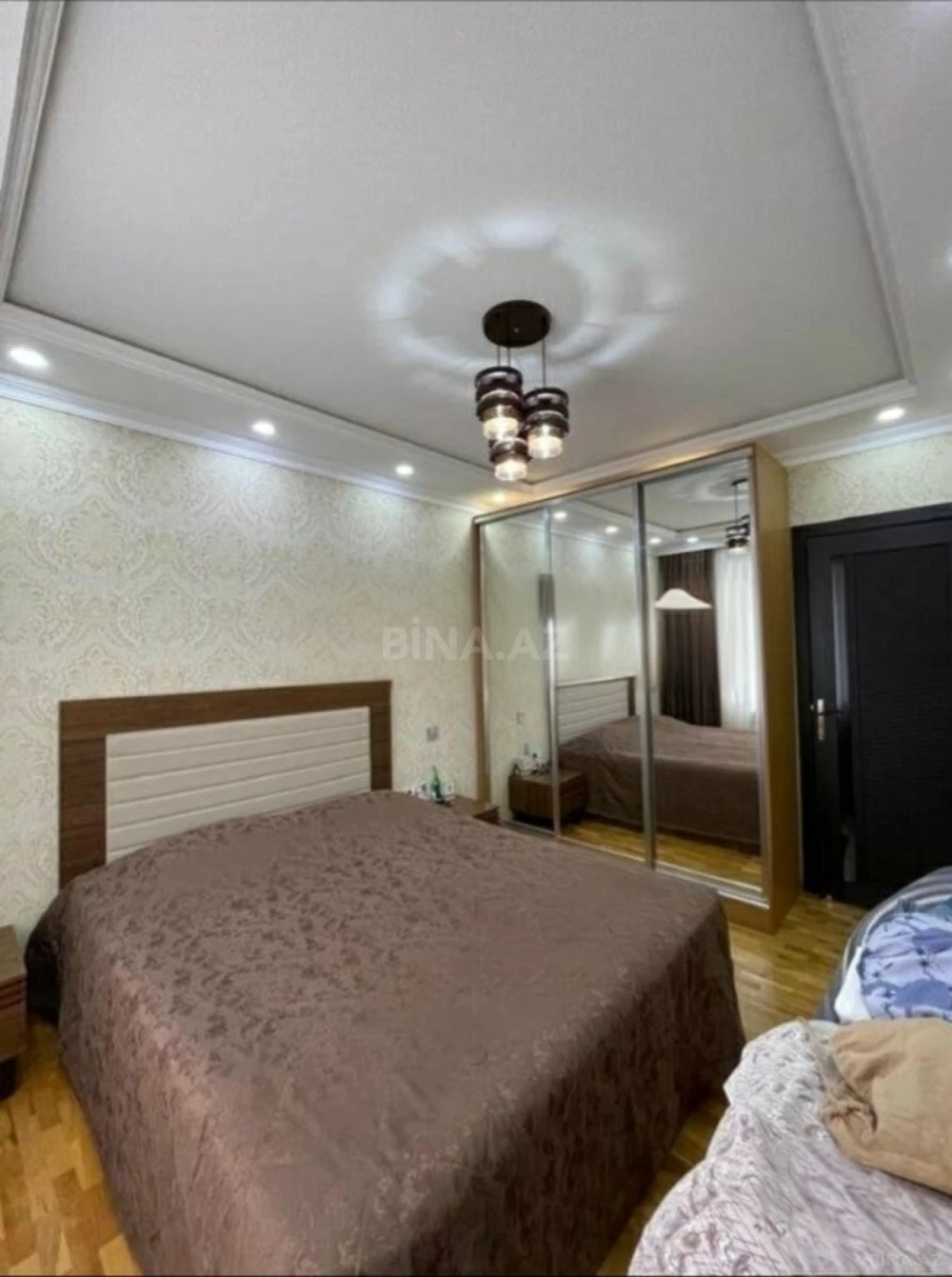 Satılır 2 otaqlı mənzil 91 m²