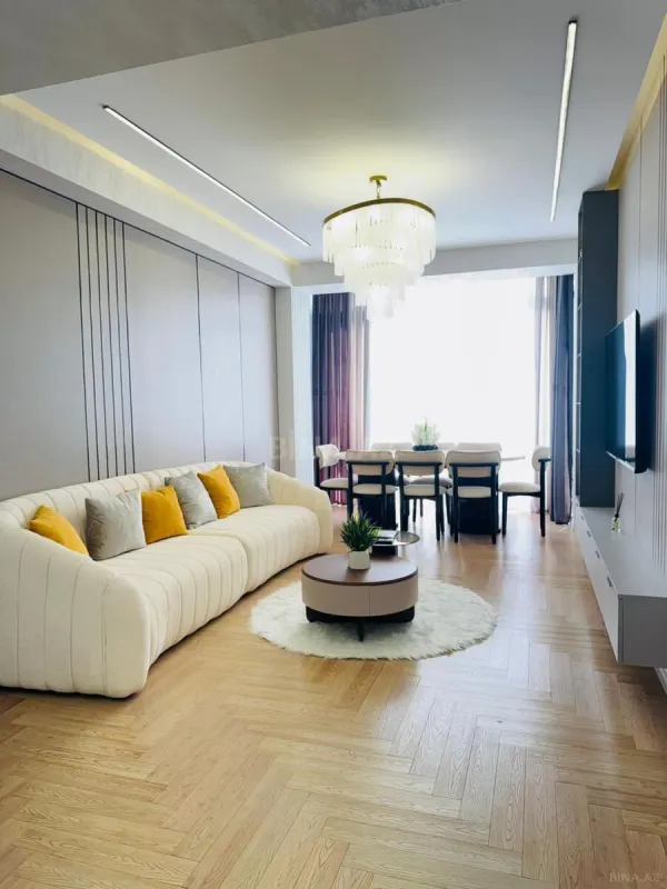 Satılır 3 otaqlı mənzil 120 m²