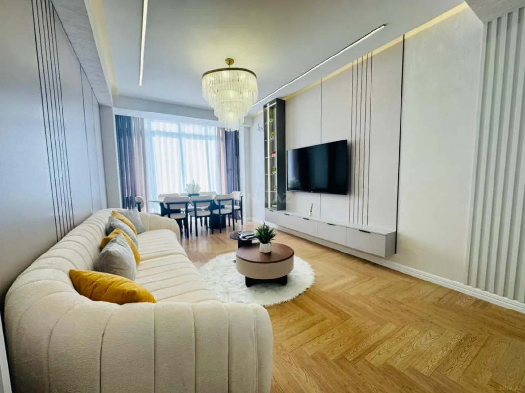 Satılır 3 otaqlı mənzil 120 m²