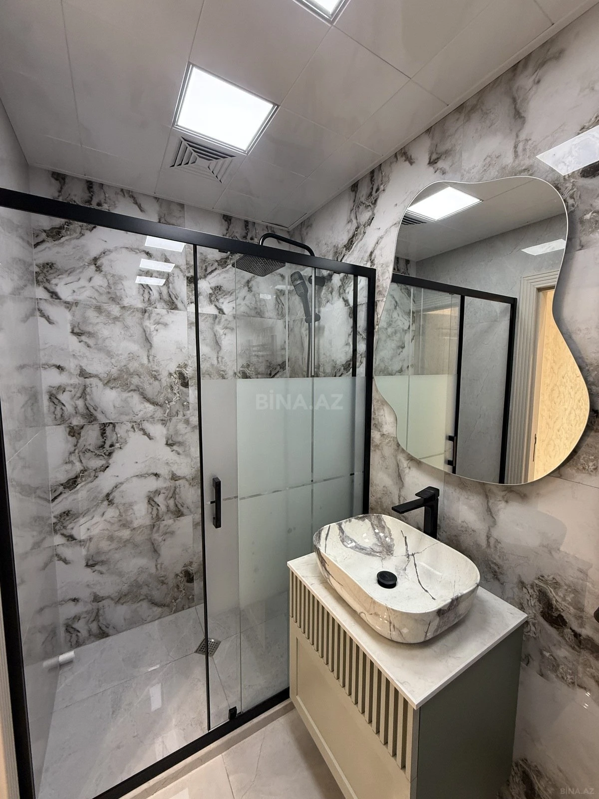 Satılır 2 otaqlı mənzil 80 m²