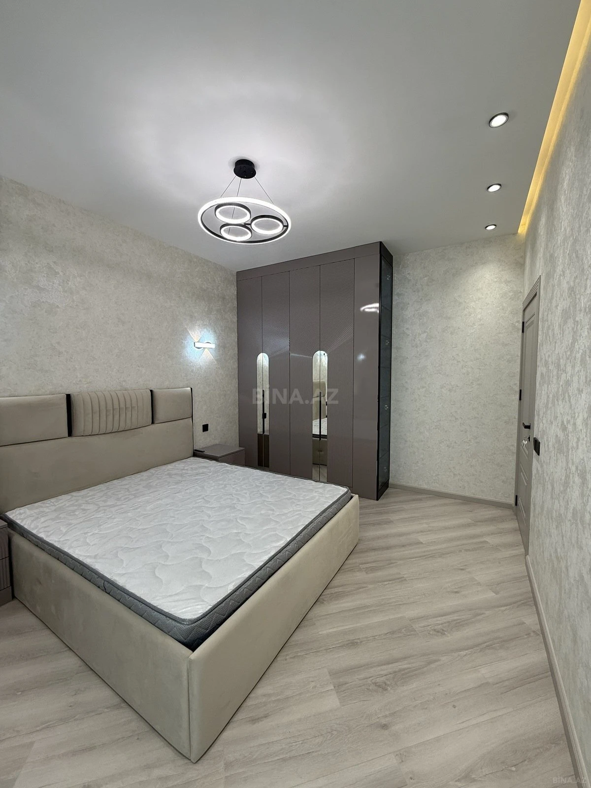 Satılır 2 otaqlı mənzil 80 m²