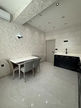 Satılır 2 otaqlı mənzil 80 m²