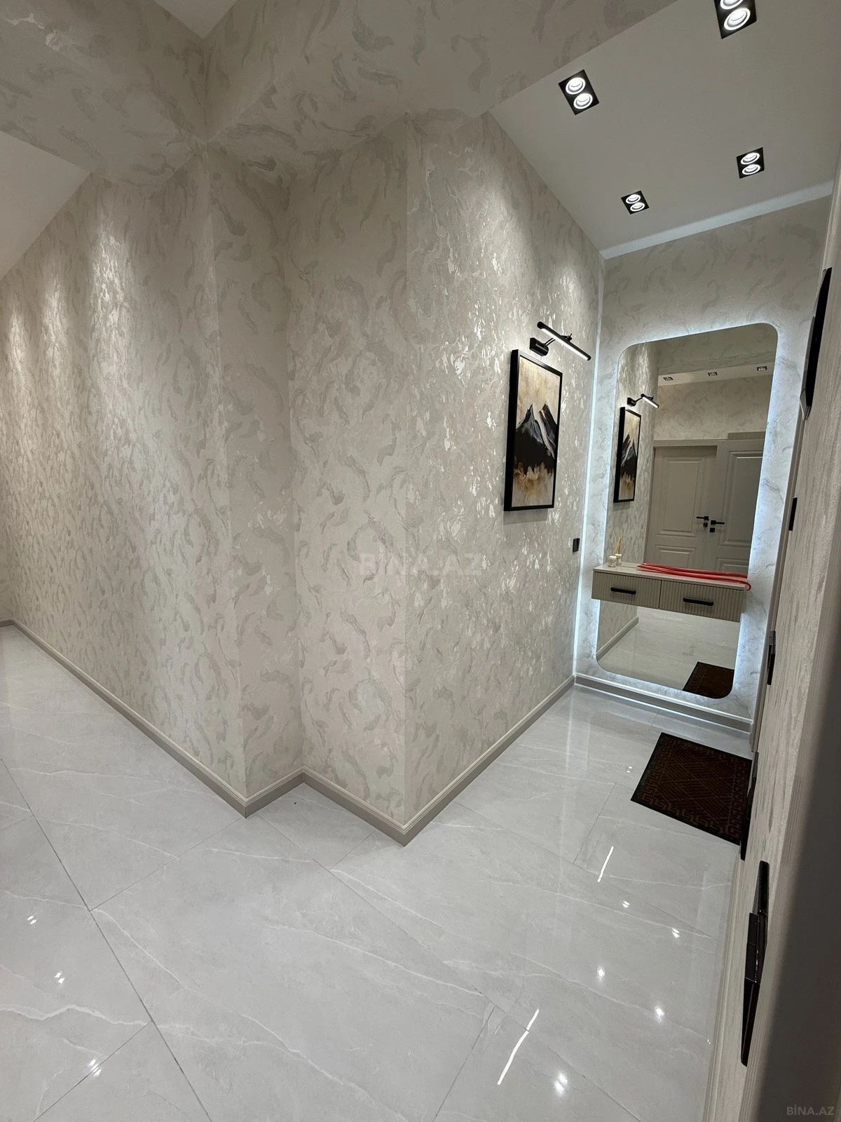 Satılır 2 otaqlı mənzil 80 m²