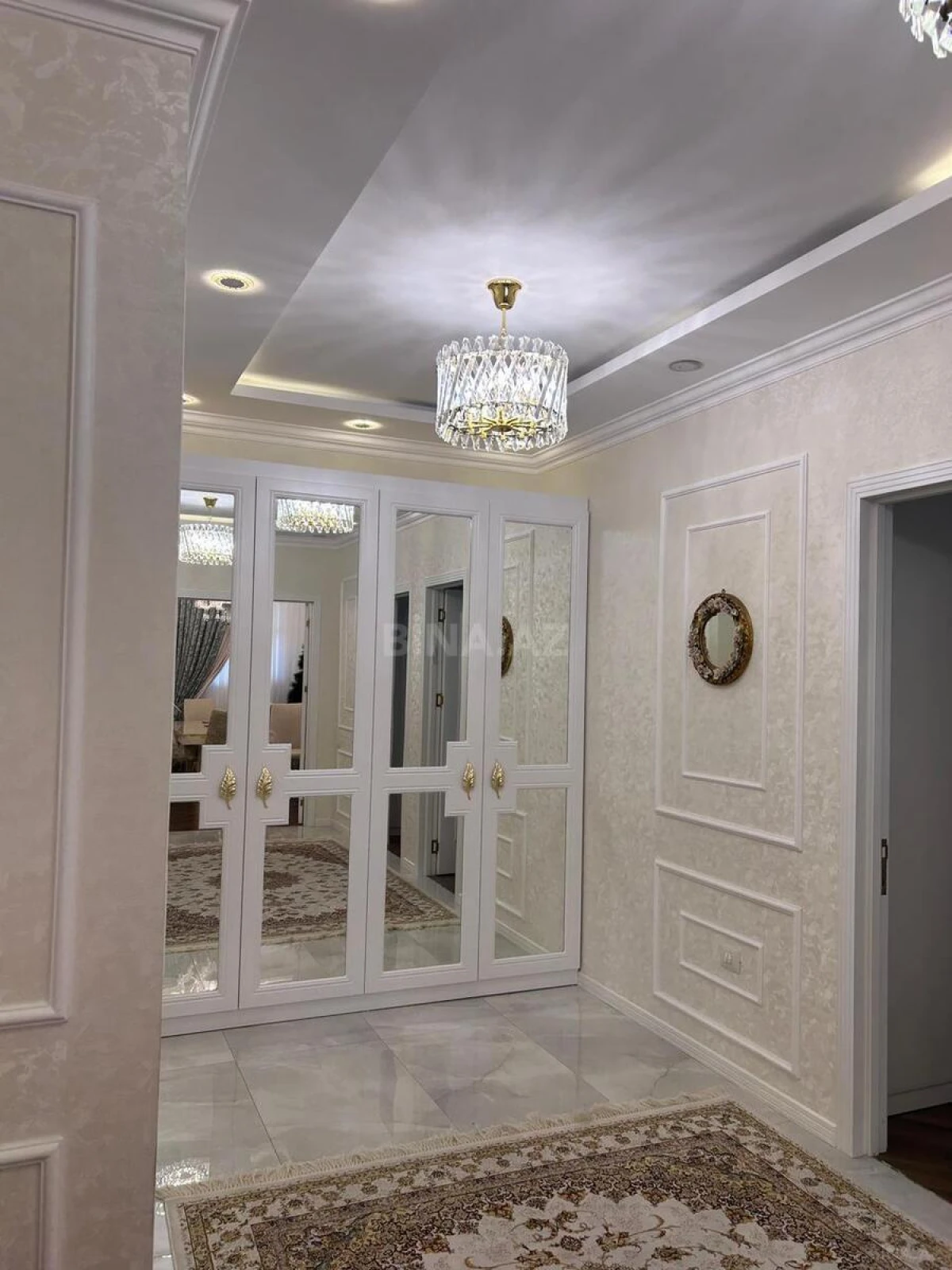 Satılır 3 otaqlı mənzil 148 m²