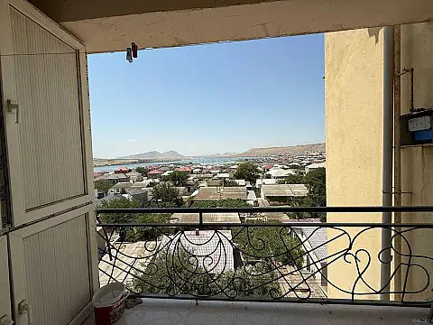 Satılır 2 otaqlı mənzil 64 m²