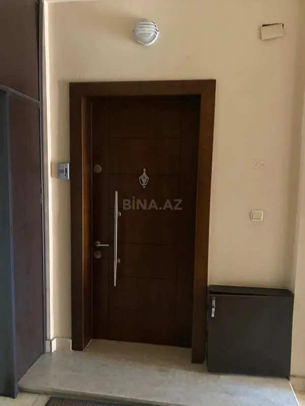 Kirayə verilir 3 otaqlı mənzil 140 m²