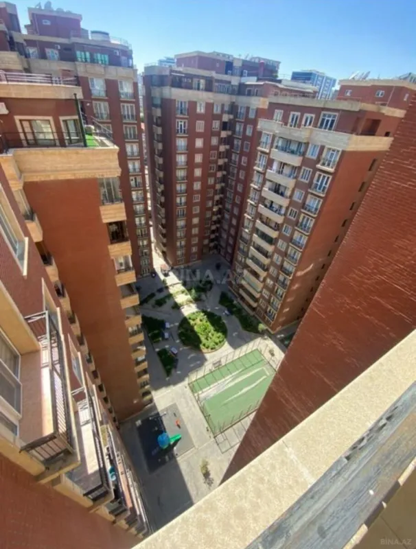 Kirayə verilir 3 otaqlı mənzil 140 m²