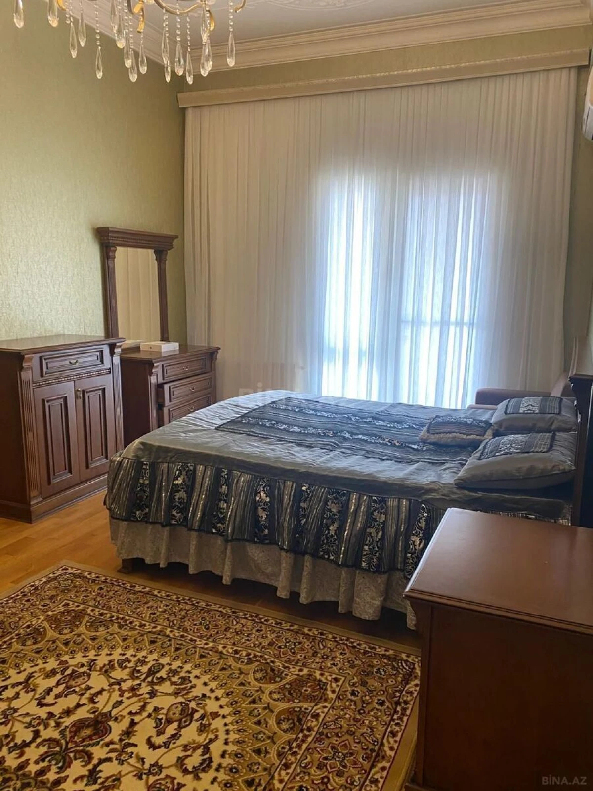 Kirayə verilir 3 otaqlı mənzil 140 m²