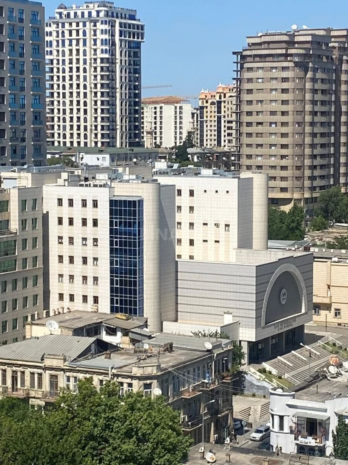 Kirayə verilir 3 otaqlı mənzil 140 m²