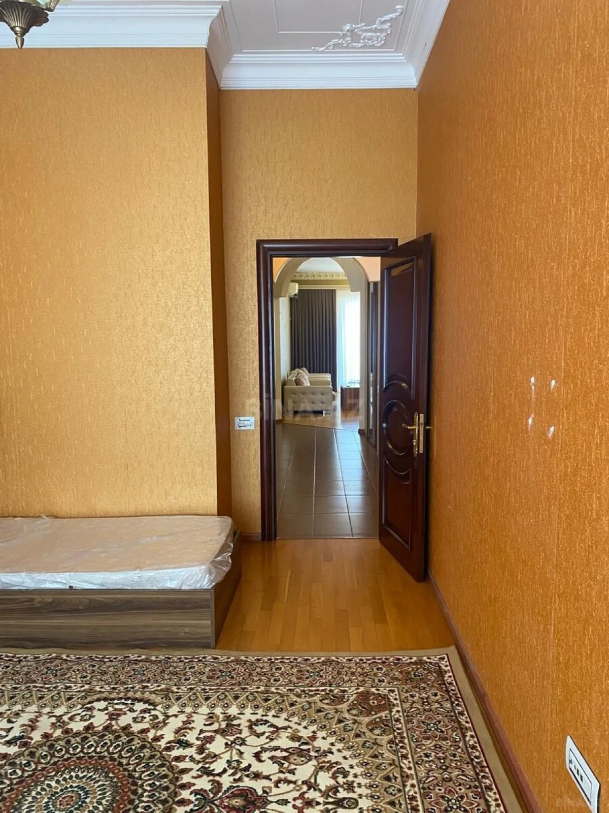 Kirayə verilir 3 otaqlı mənzil 140 m²