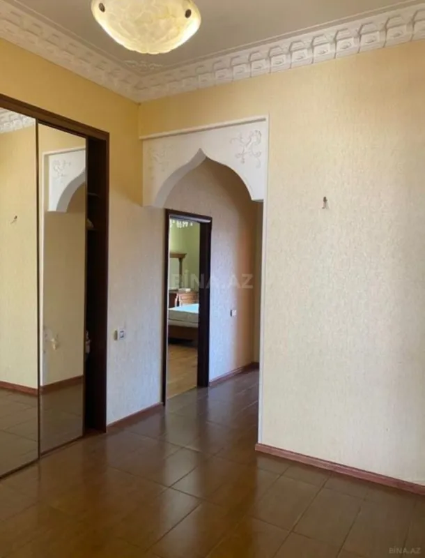 Kirayə verilir 3 otaqlı mənzil 140 m²