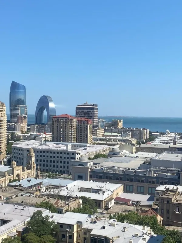 Kirayə verilir 3 otaqlı mənzil 140 m²