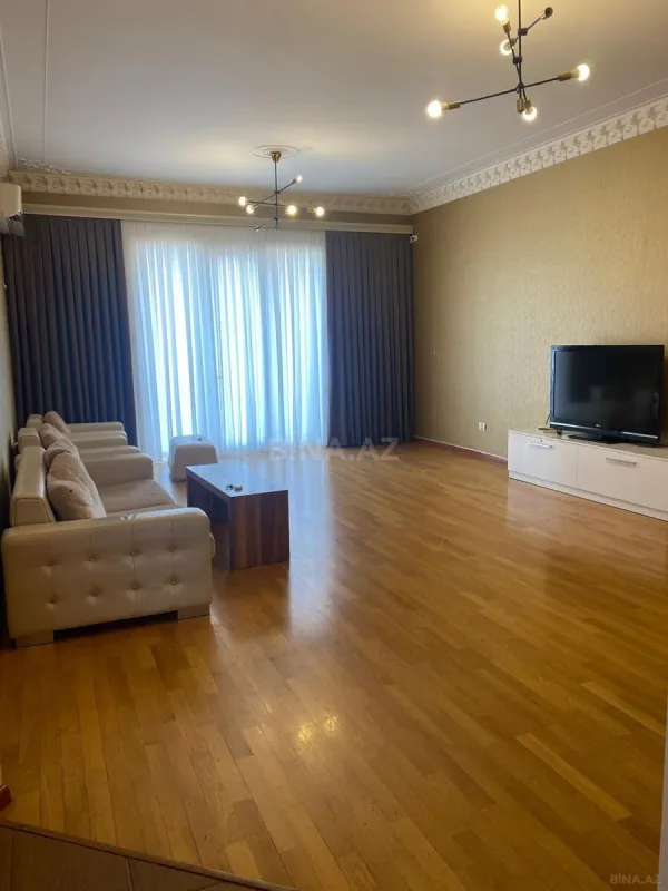 Kirayə verilir 3 otaqlı mənzil 140 m²