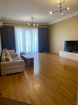 Kirayə verilir 3 otaqlı mənzil 140 m² — Bakı 3 otaq 140.00 m²