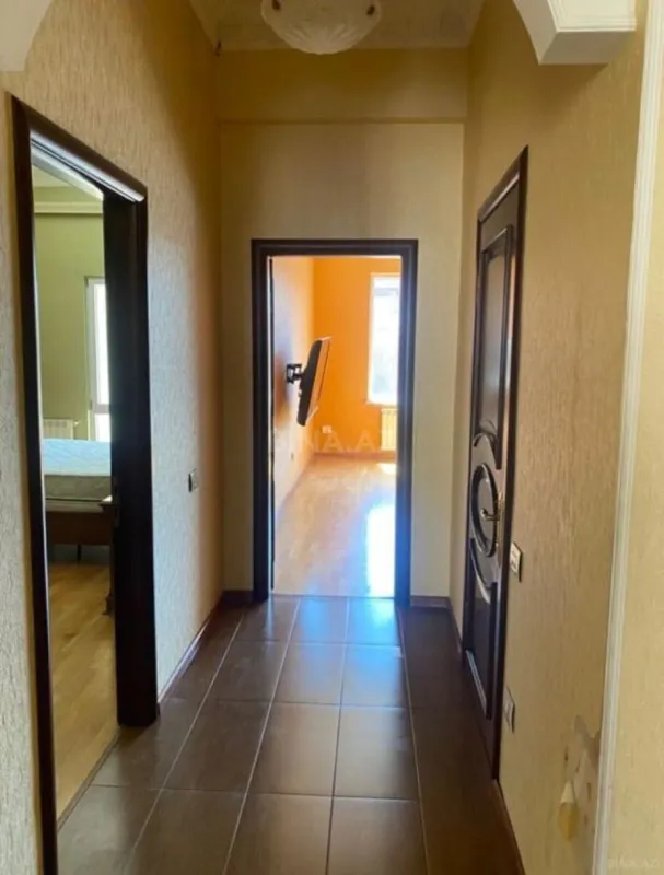 Kirayə verilir 3 otaqlı mənzil 140 m²