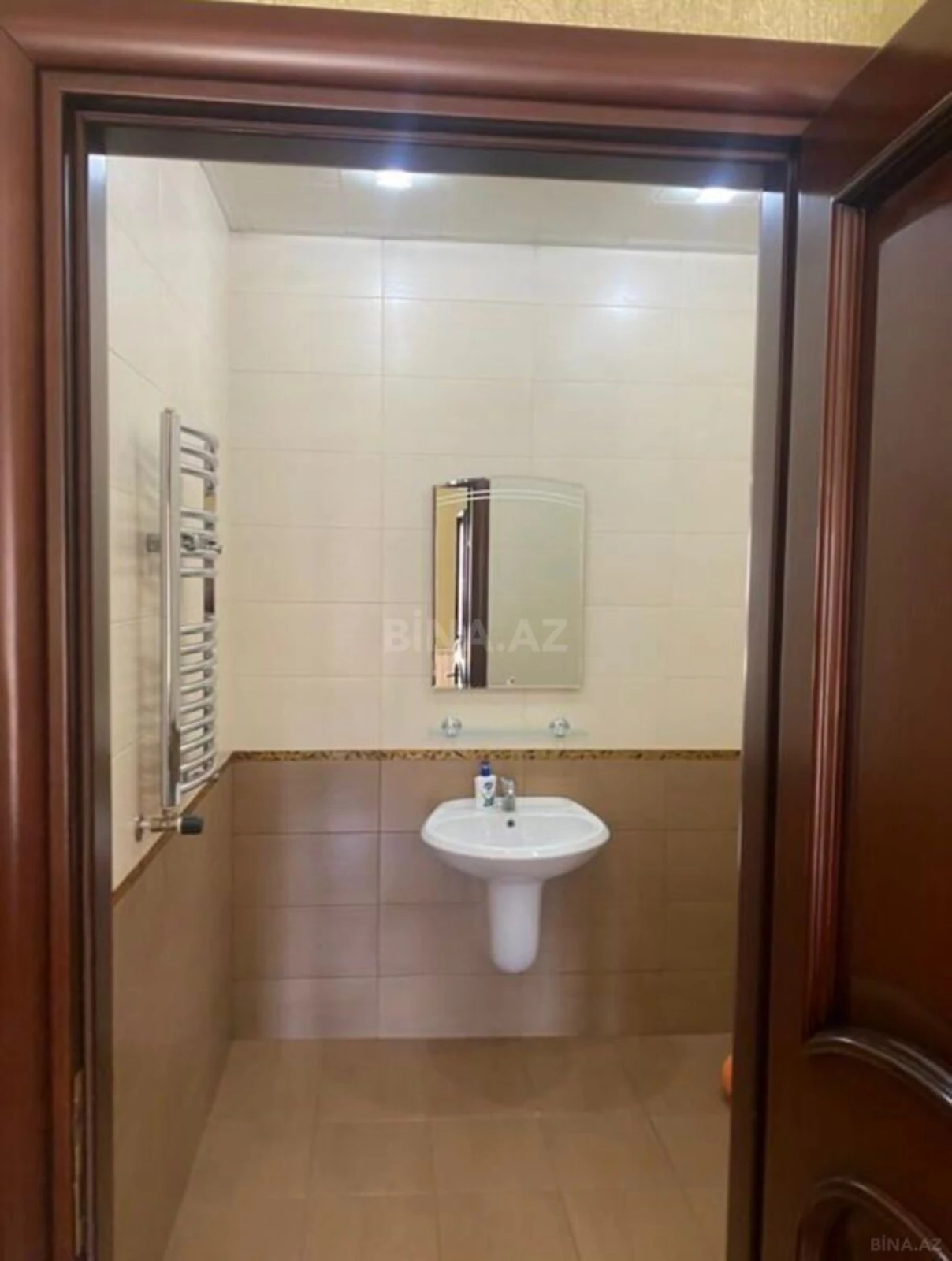 Kirayə verilir 3 otaqlı mənzil 140 m²