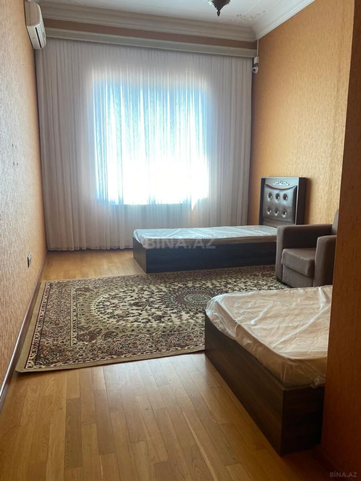 Kirayə verilir 3 otaqlı mənzil 140 m²