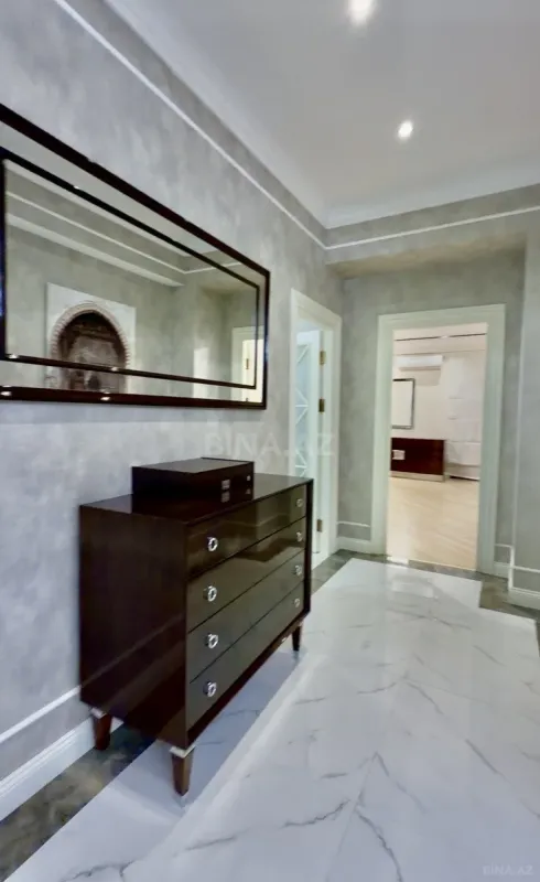 Satılır 2 otaqlı mənzil 110 m²