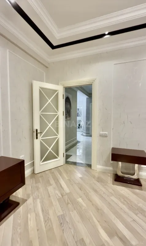 Satılır 2 otaqlı mənzil 110 m²