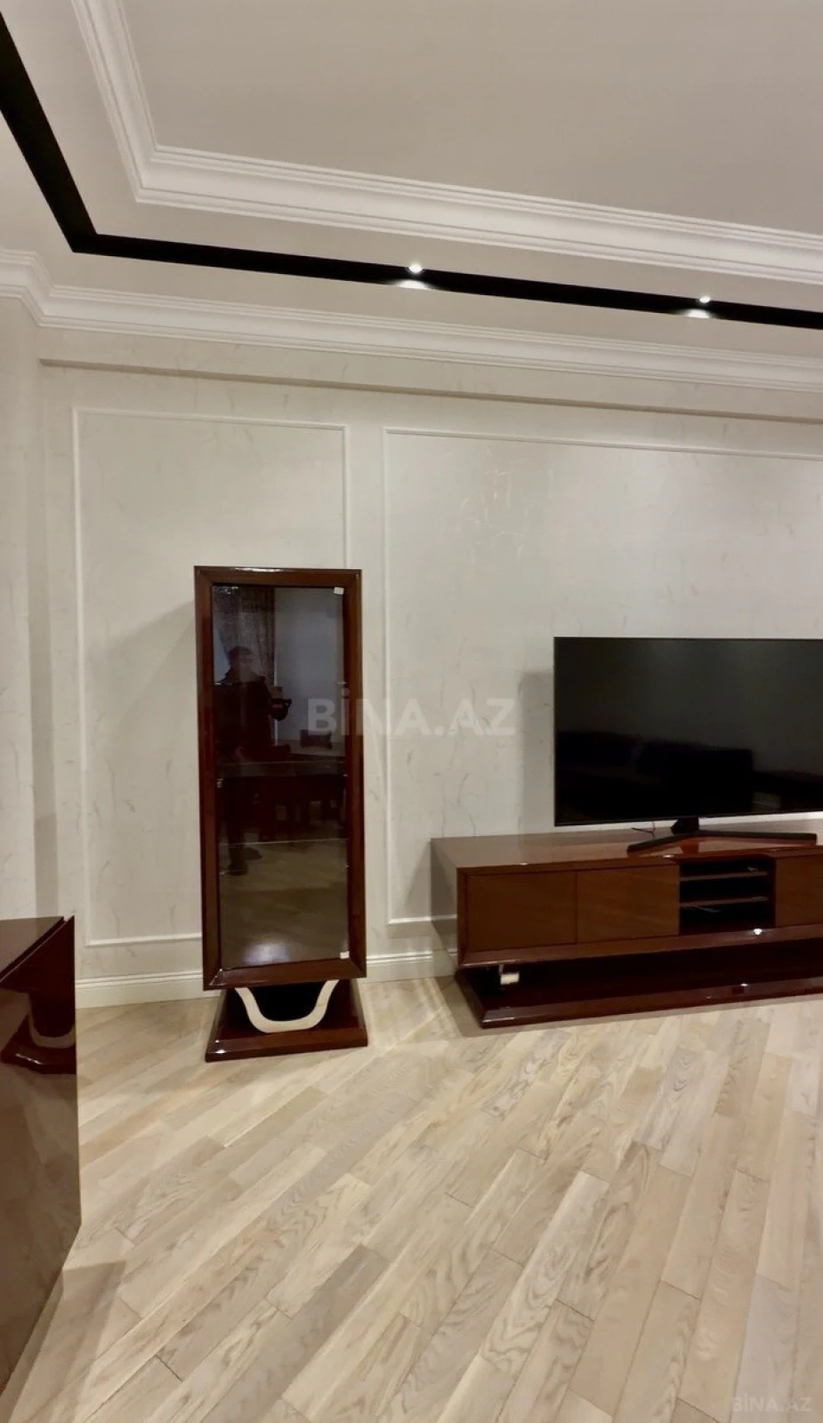 Satılır 2 otaqlı mənzil 110 m²