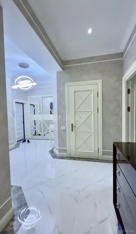 Satılır 2 otaqlı mənzil 110 m²
