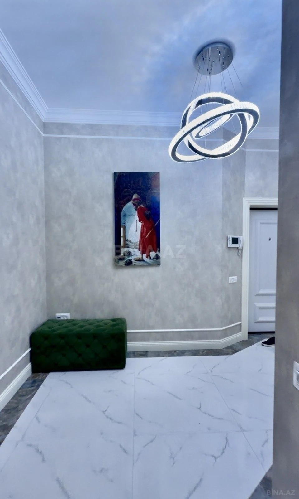 Satılır 2 otaqlı mənzil 110 m²