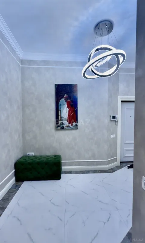 Satılır 2 otaqlı mənzil 110 m²