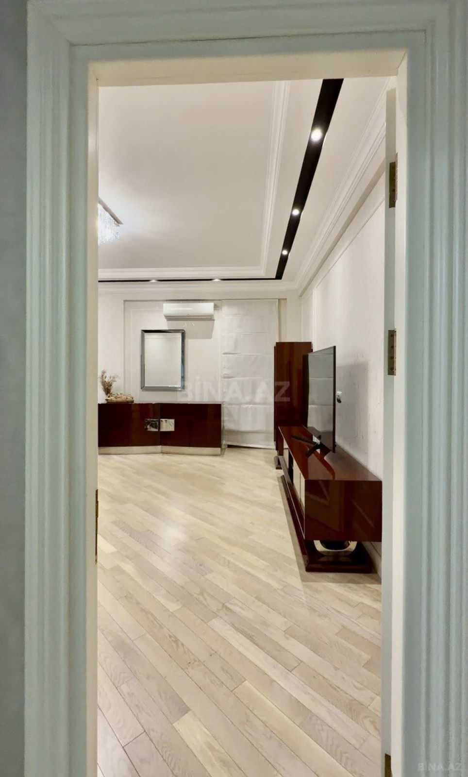 Satılır 2 otaqlı mənzil 110 m²