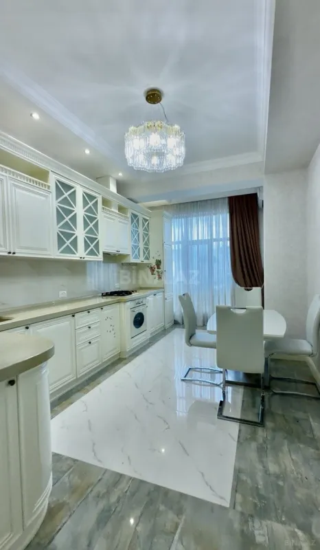 Satılır 2 otaqlı mənzil 110 m²