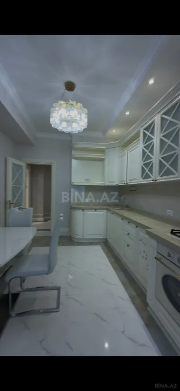 Satılır 2 otaqlı mənzil 110 m²