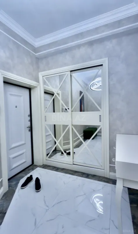 Satılır 2 otaqlı mənzil 110 m²