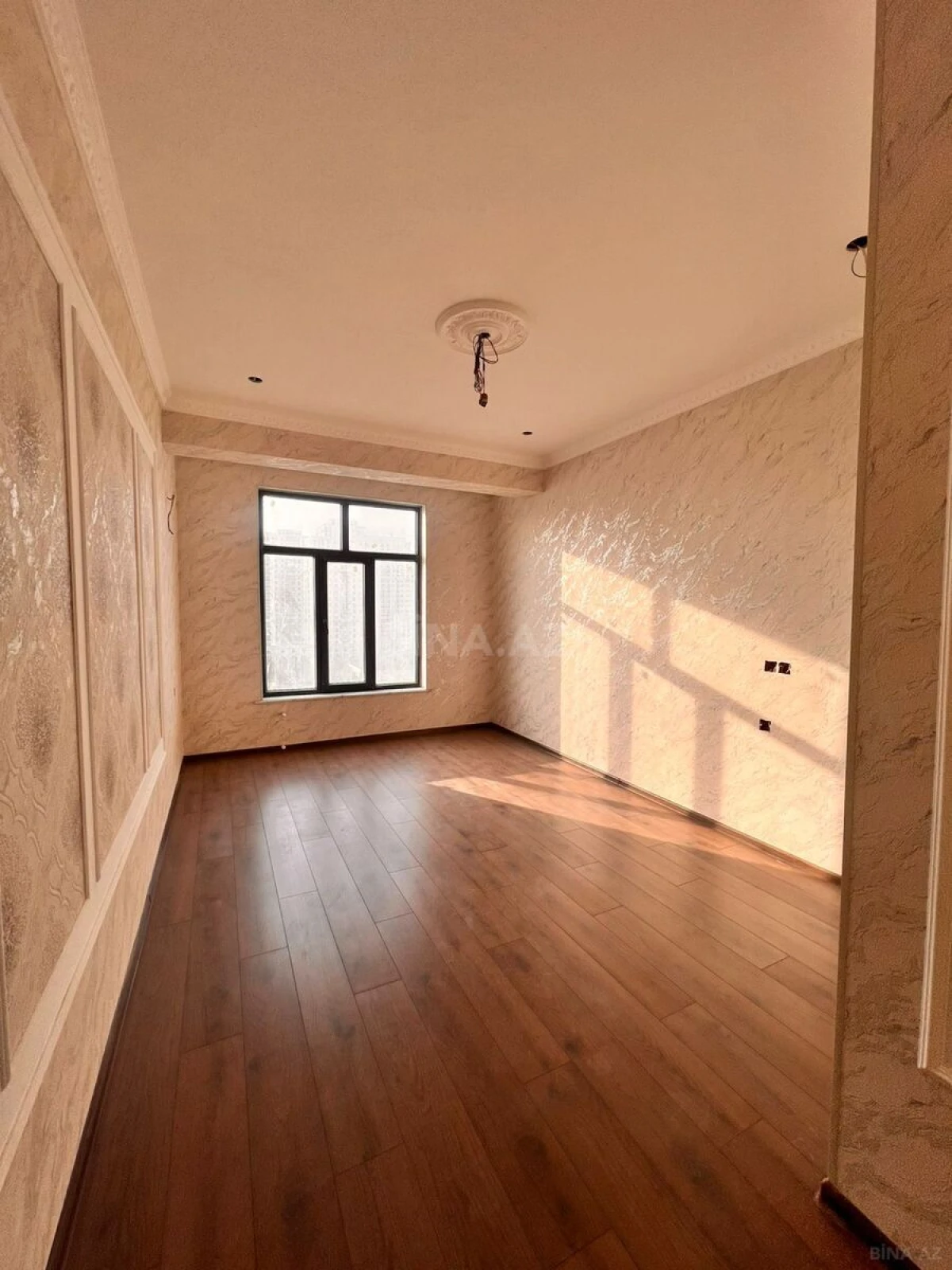 Satılır 2 otaqlı mənzil 62 m²