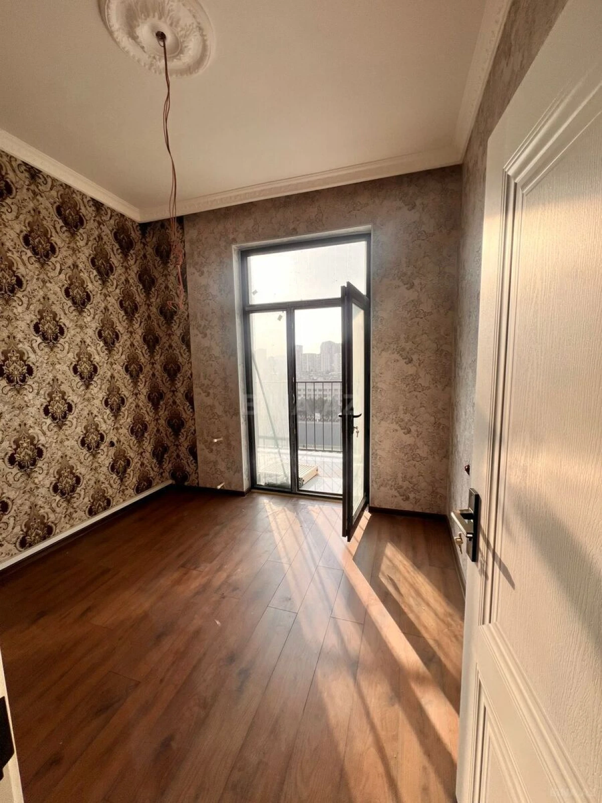 Satılır 2 otaqlı mənzil 62 m²