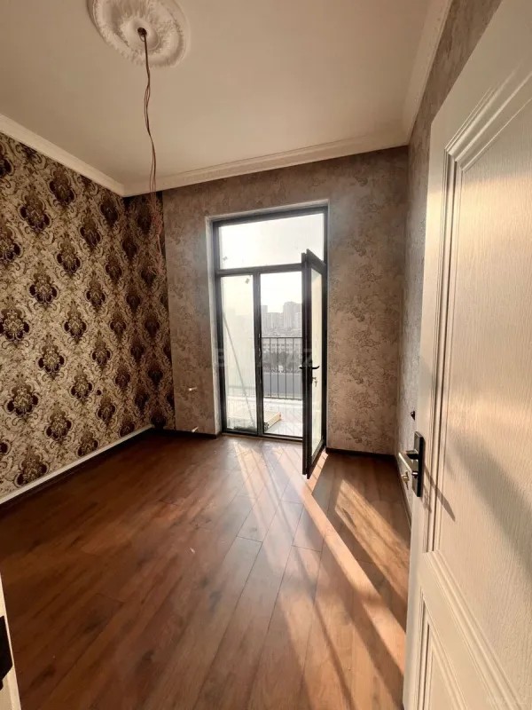 Satılır 2 otaqlı mənzil 62 m²