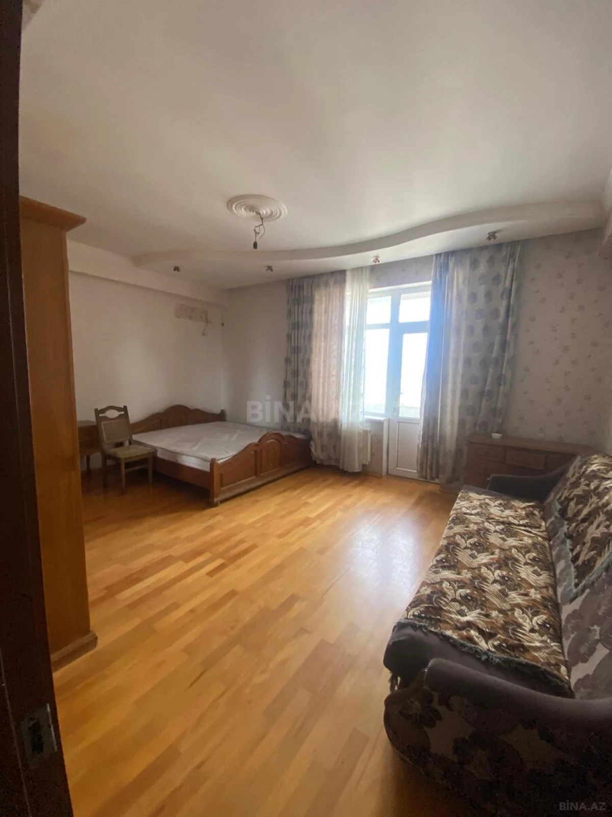 Satılır 2 otaqlı mənzil 103 m²