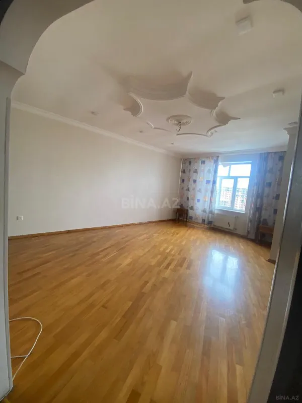 Satılır 2 otaqlı mənzil 103 m²