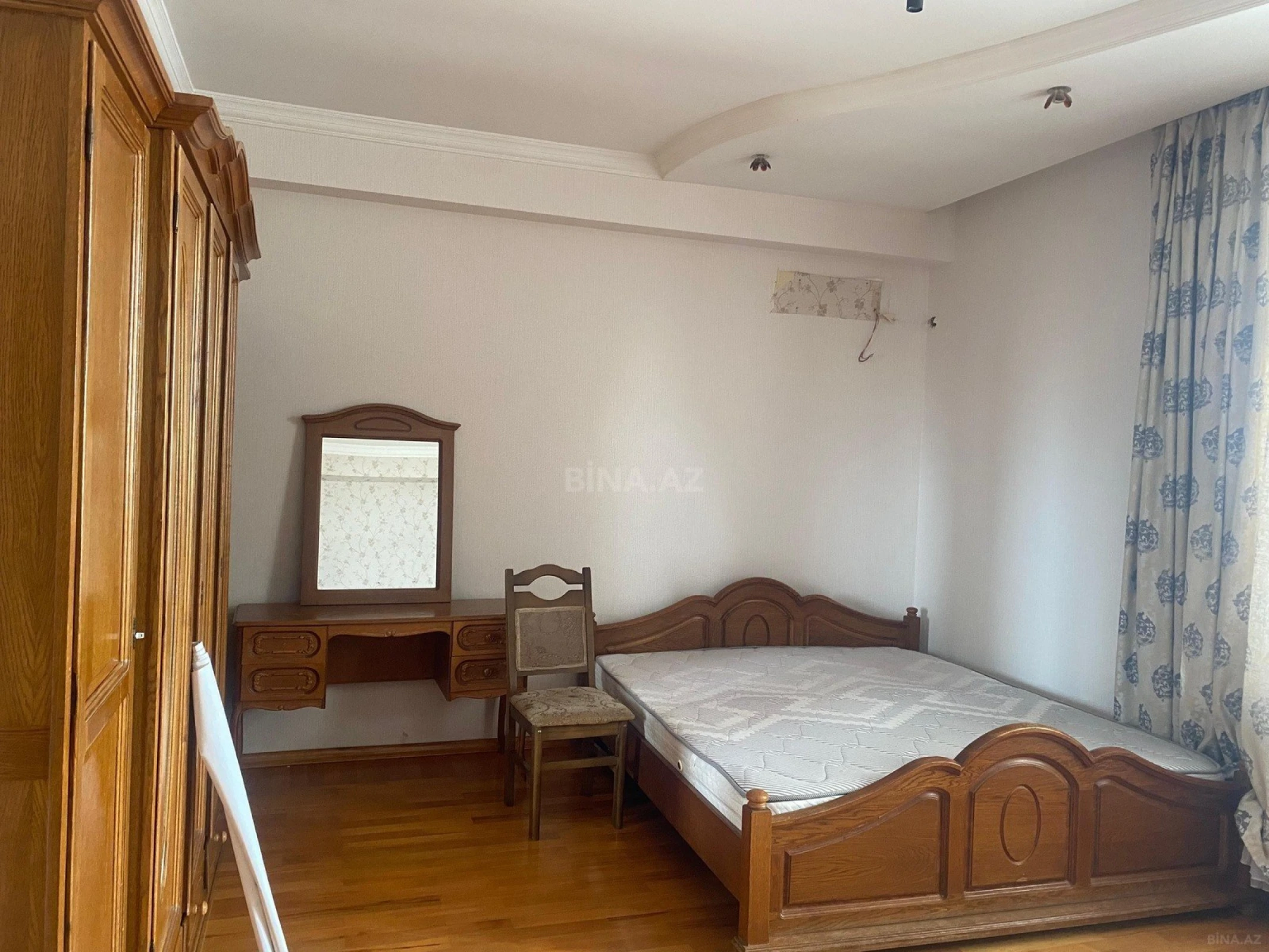 Satılır 2 otaqlı mənzil 103 m²