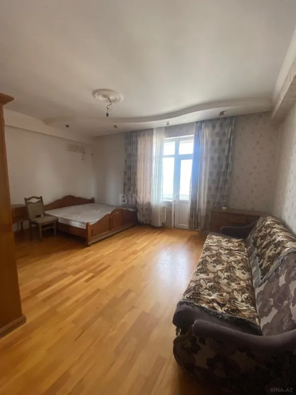 Satılır 2 otaqlı mənzil 103 m²