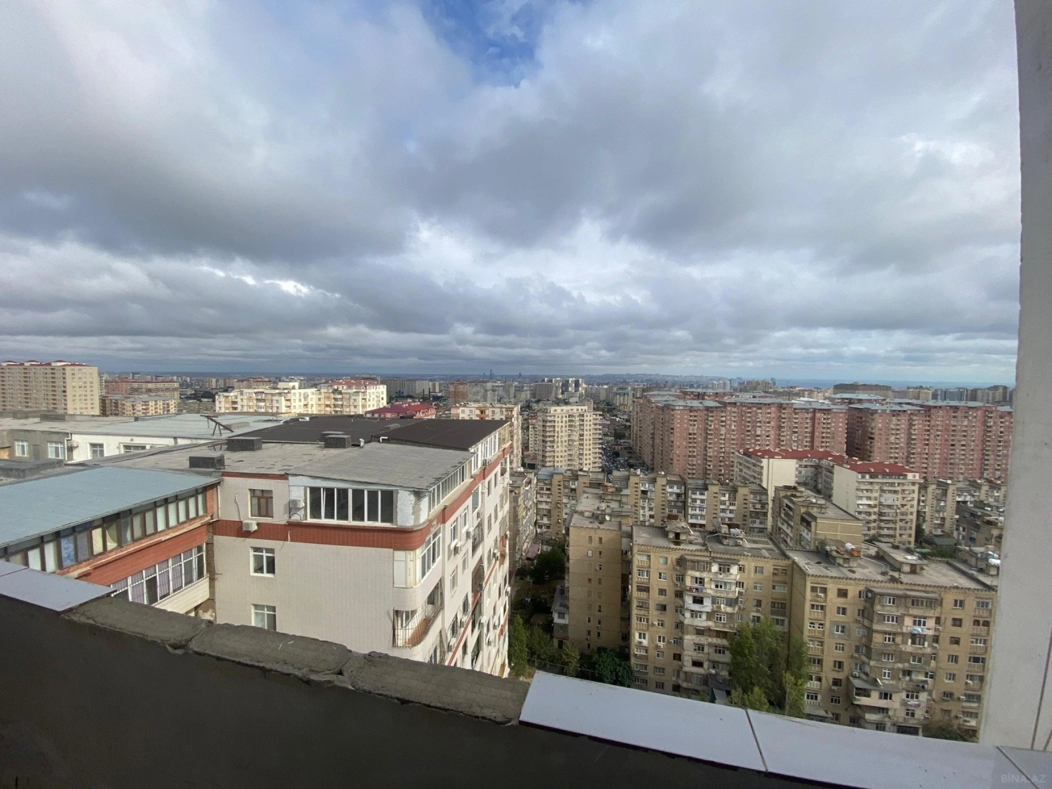 Satılır 2 otaqlı mənzil 103 m²