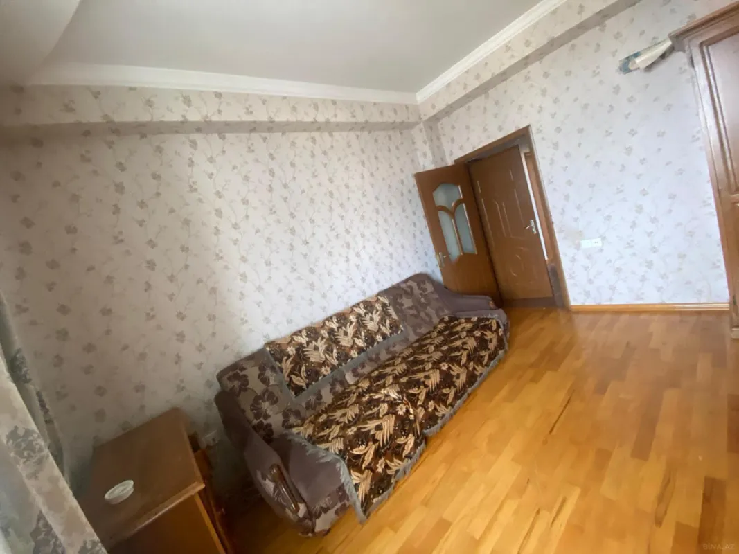 Satılır 2 otaqlı mənzil 103 m²