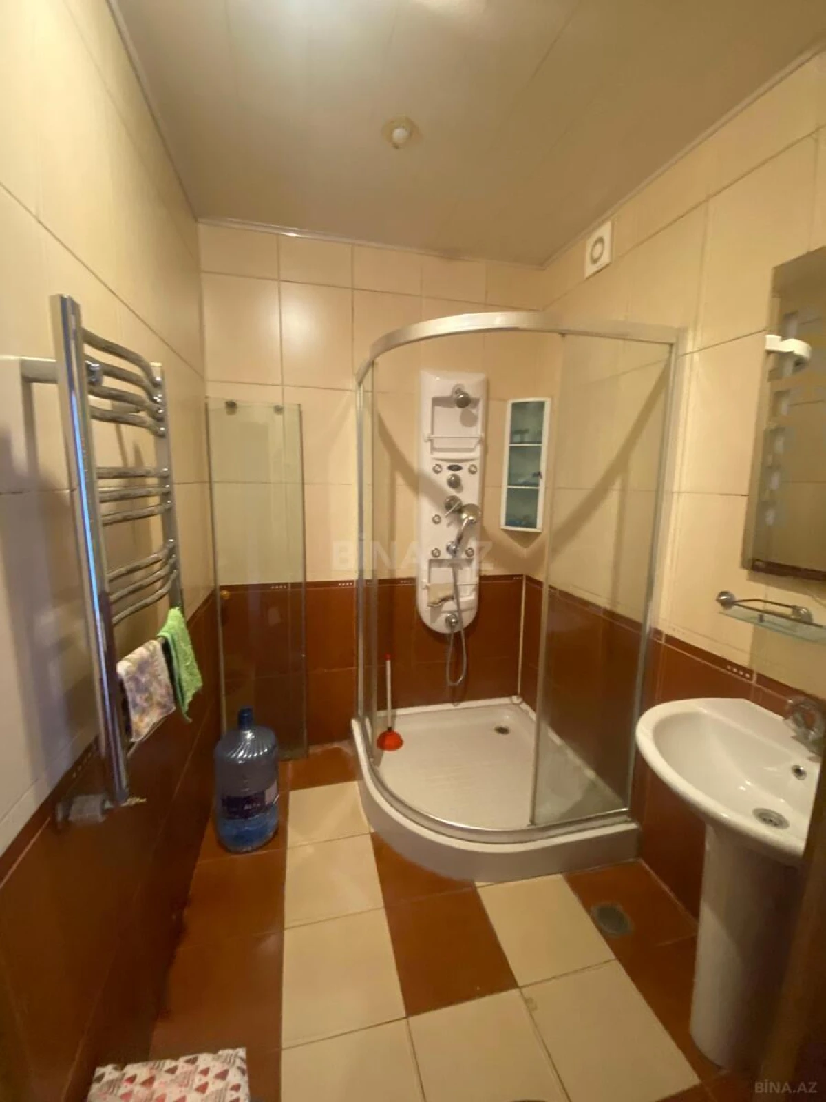 Satılır 2 otaqlı mənzil 103 m²