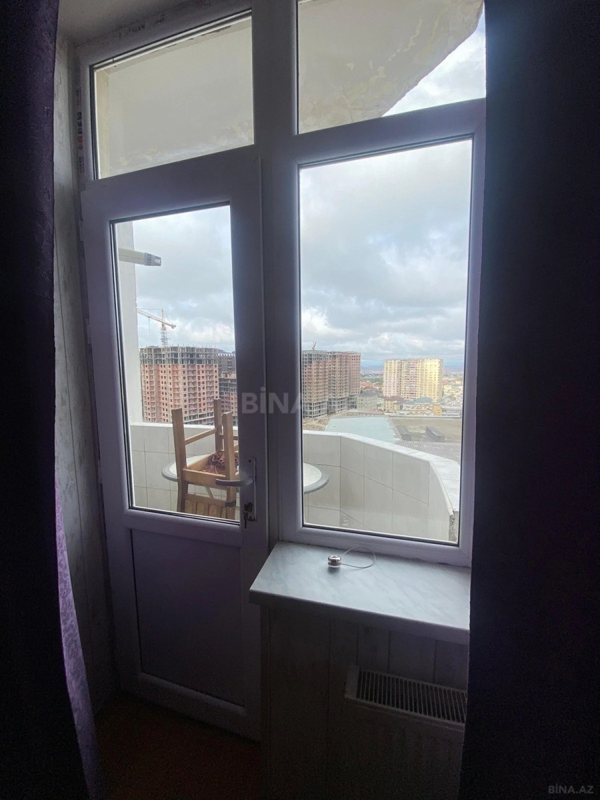 Satılır 2 otaqlı mənzil 103 m²