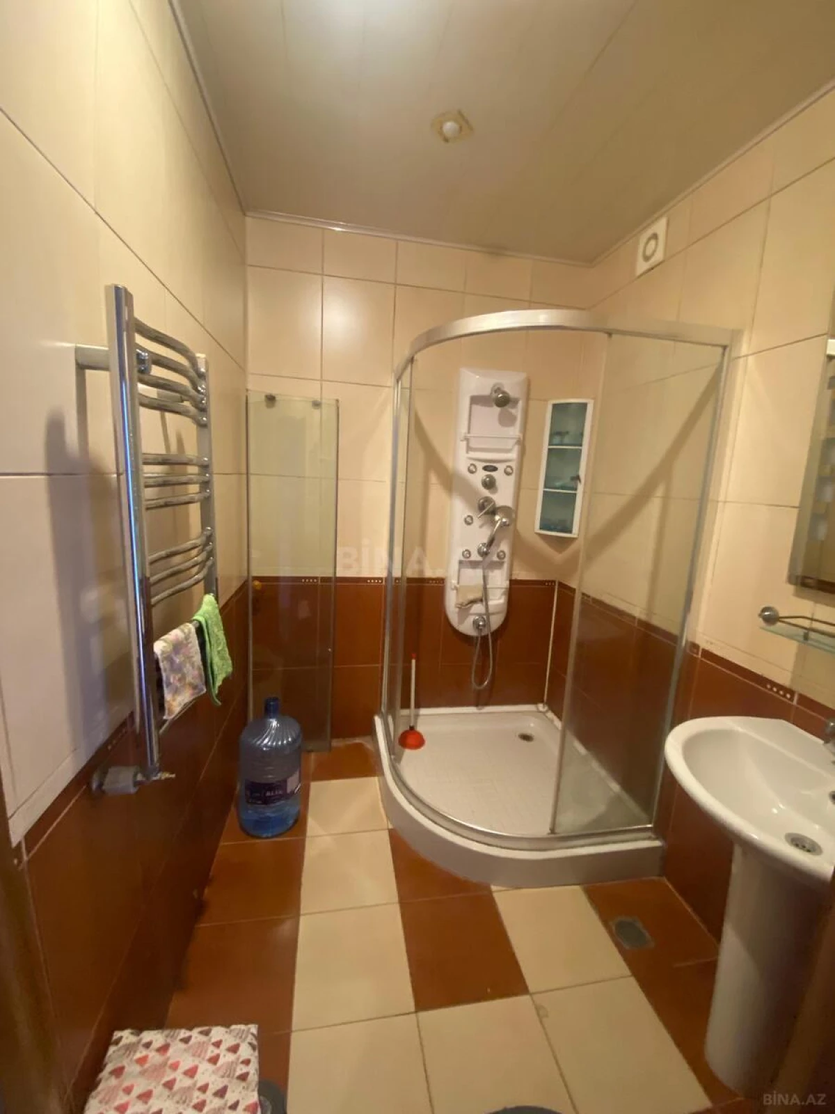 Satılır 2 otaqlı mənzil 103 m²