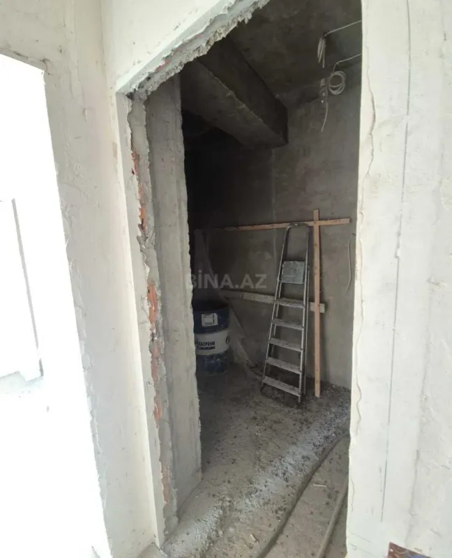 Satılır 4 otaqlı mənzil 107 m²