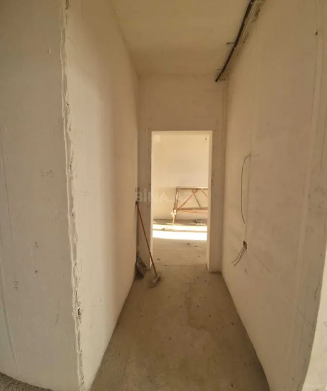 Satılır 4 otaqlı mənzil 107 m²