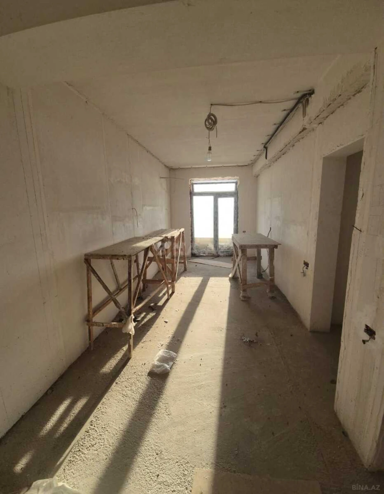 Satılır 4 otaqlı mənzil 107 m²