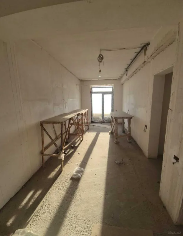 Satılır 4 otaqlı mənzil 107 m²