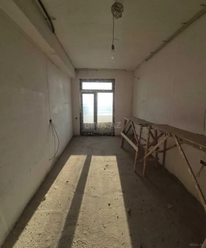 Satılır 4 otaqlı mənzil 107 m²