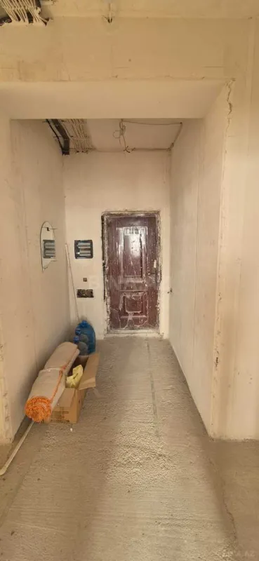 Satılır 4 otaqlı mənzil 107 m²